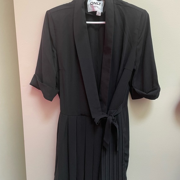 Black Structured Romper- Odense Size 40 - Picture 2 of 4